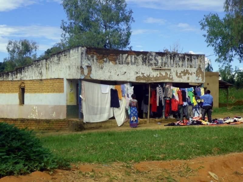 Deine Reiselust | Kleidungsladen in Livingstonia Deine Reiselust | Kleidungsladen in Livingstonia