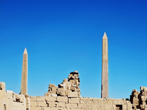 Zwei Obeliske im Karnak Tempel
