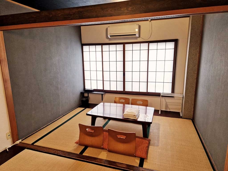 Traditionelles japanisches Zimmer mit Tatami Matten